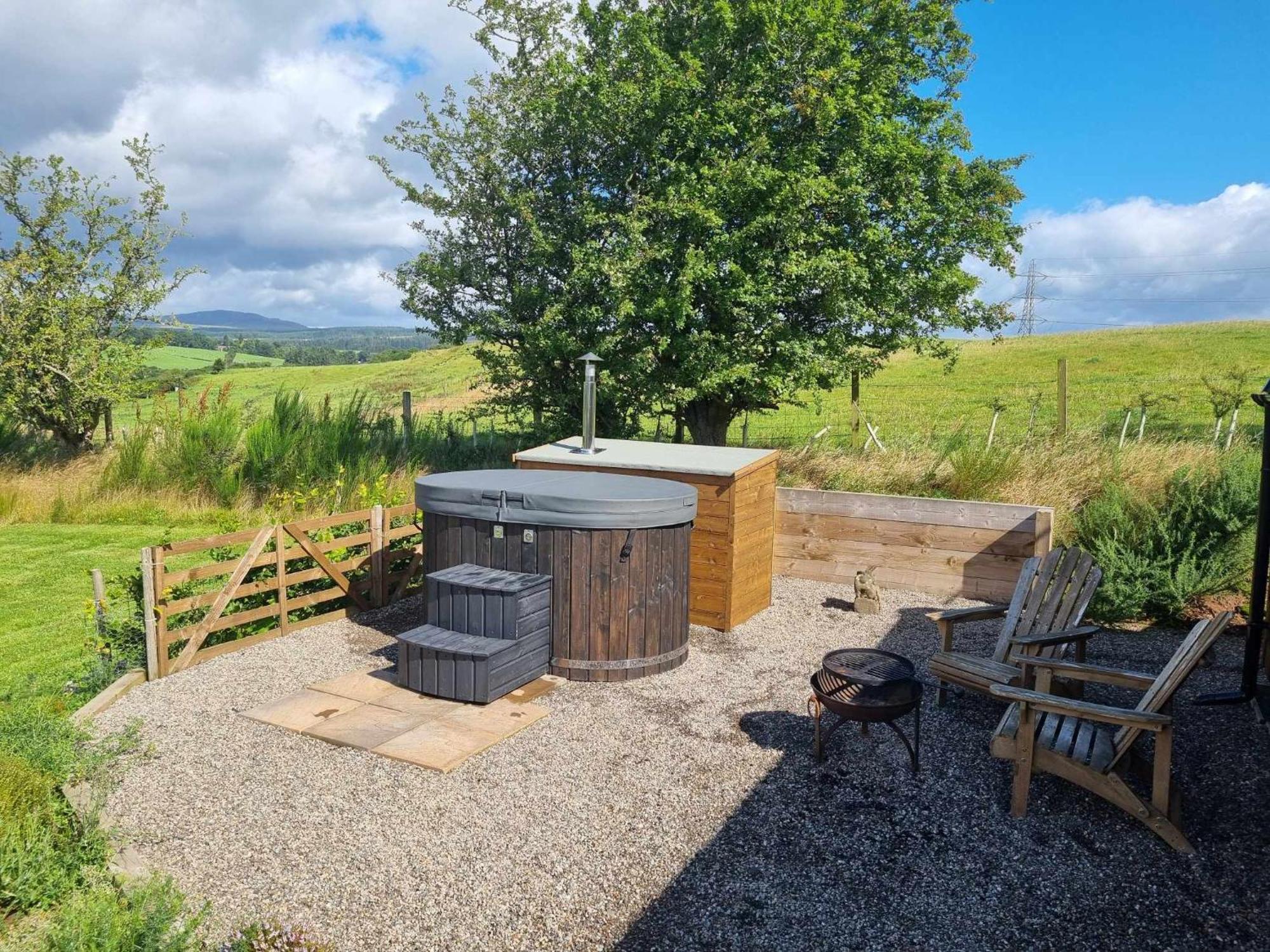 Luxury Glamping Pods - The Heft & The Hirsel Apartment Glasgow Exterior photo
